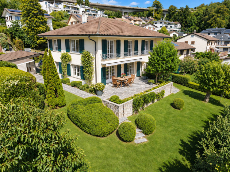 Villa individuelle de 9.5 pièces avec vue sur le Léman et les Alpes