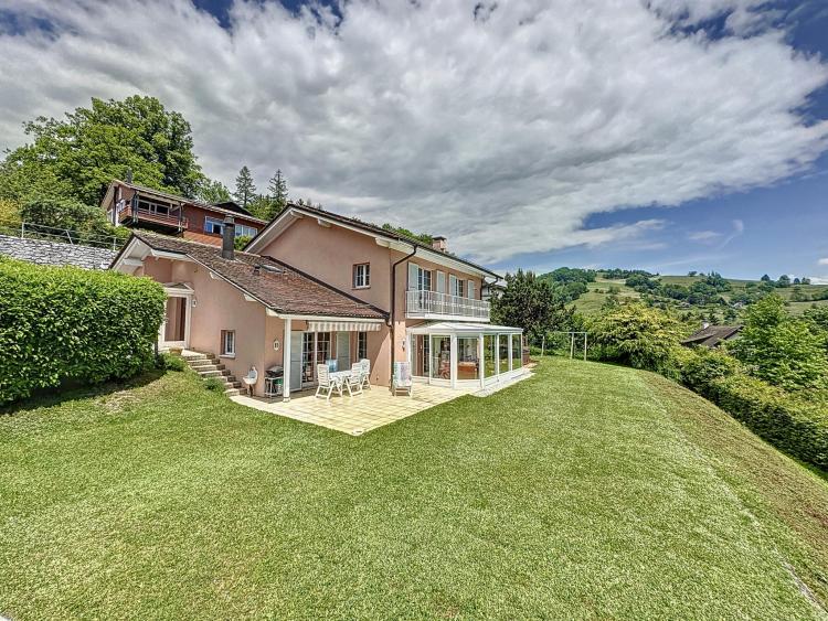 Villa individuelle de 230m² à la vue panoramique.