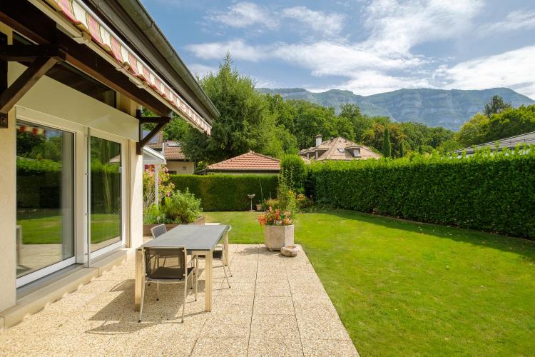 EN EXCLUSIVITE - Belle villa individuelle avec piscine au calme absolu