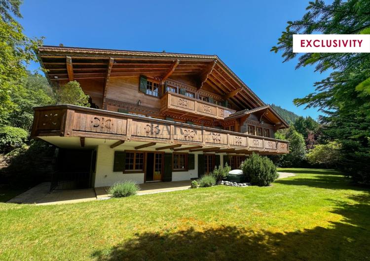 Magnifique chalet  avec terrain de 2078 m2