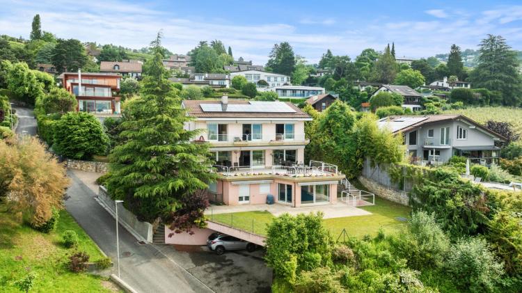 Lutry-sud: Maison individuelle de 390m² avec vue imprenable et piscine intérieure