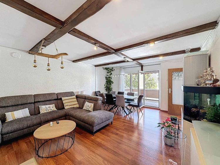 4.5 pièces avec balcon et garage dans un cadre agréable