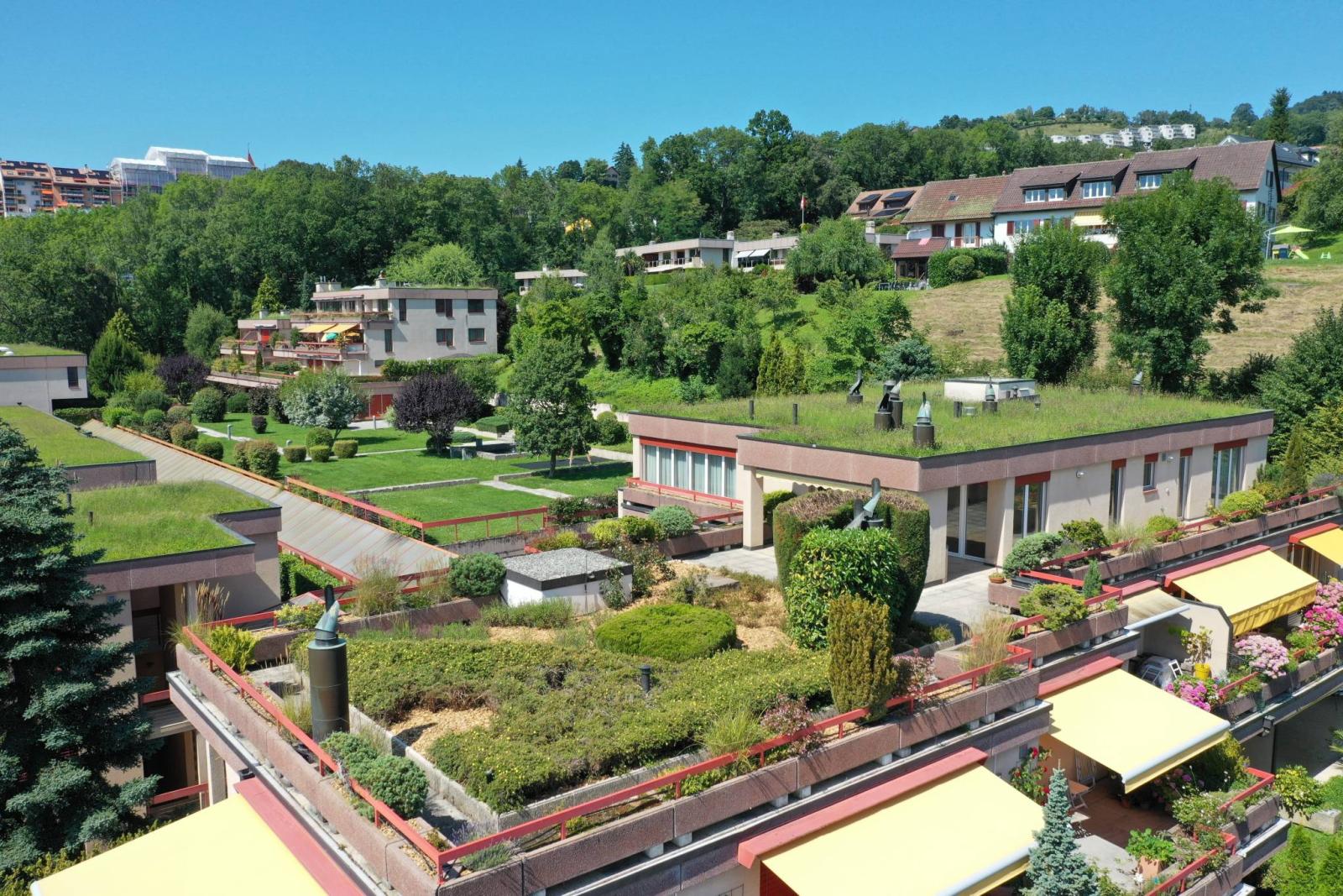 Attique avec terrasse et pleine vue lac