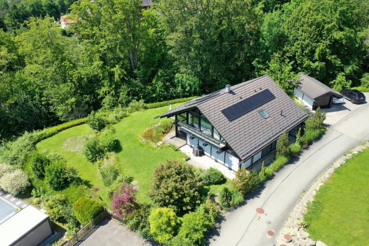 Magnifique maison "Huf Haus" avec une belle vue sur le lac et les montagnes !