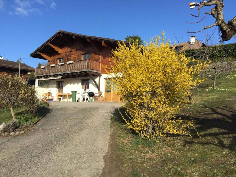 Maison individuelle avec vue panoramique sur le lac Léman et les Alpes